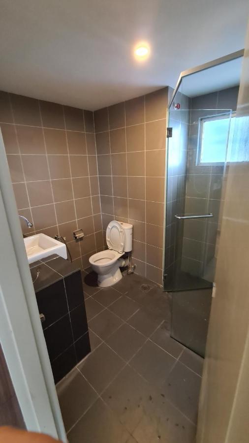 Aeropod Kk Corner Unit Near City And Airport 4 Pax Free Parking Kota Kinabalu Exteriör bild